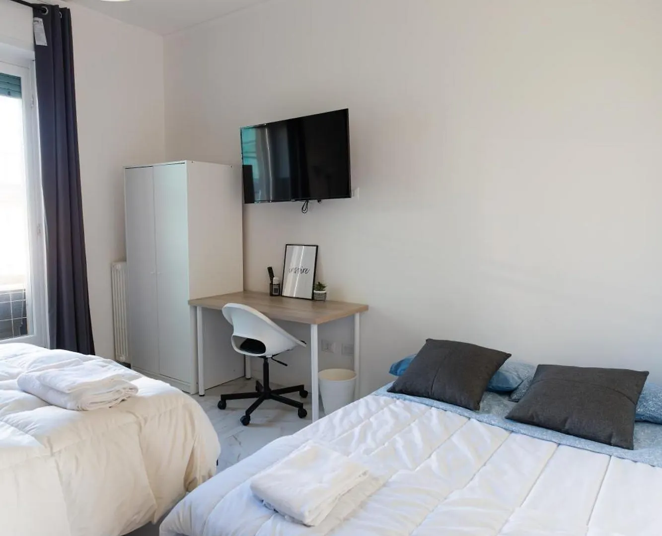 Guest house Easy Duomo Rooms Milan Italy