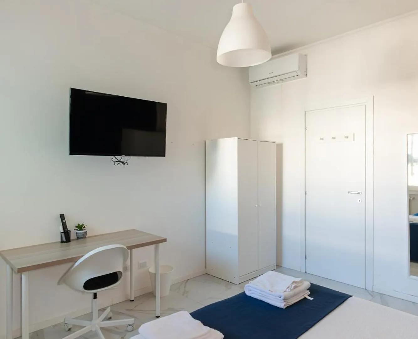 Easy Duomo Rooms Milan Guest house