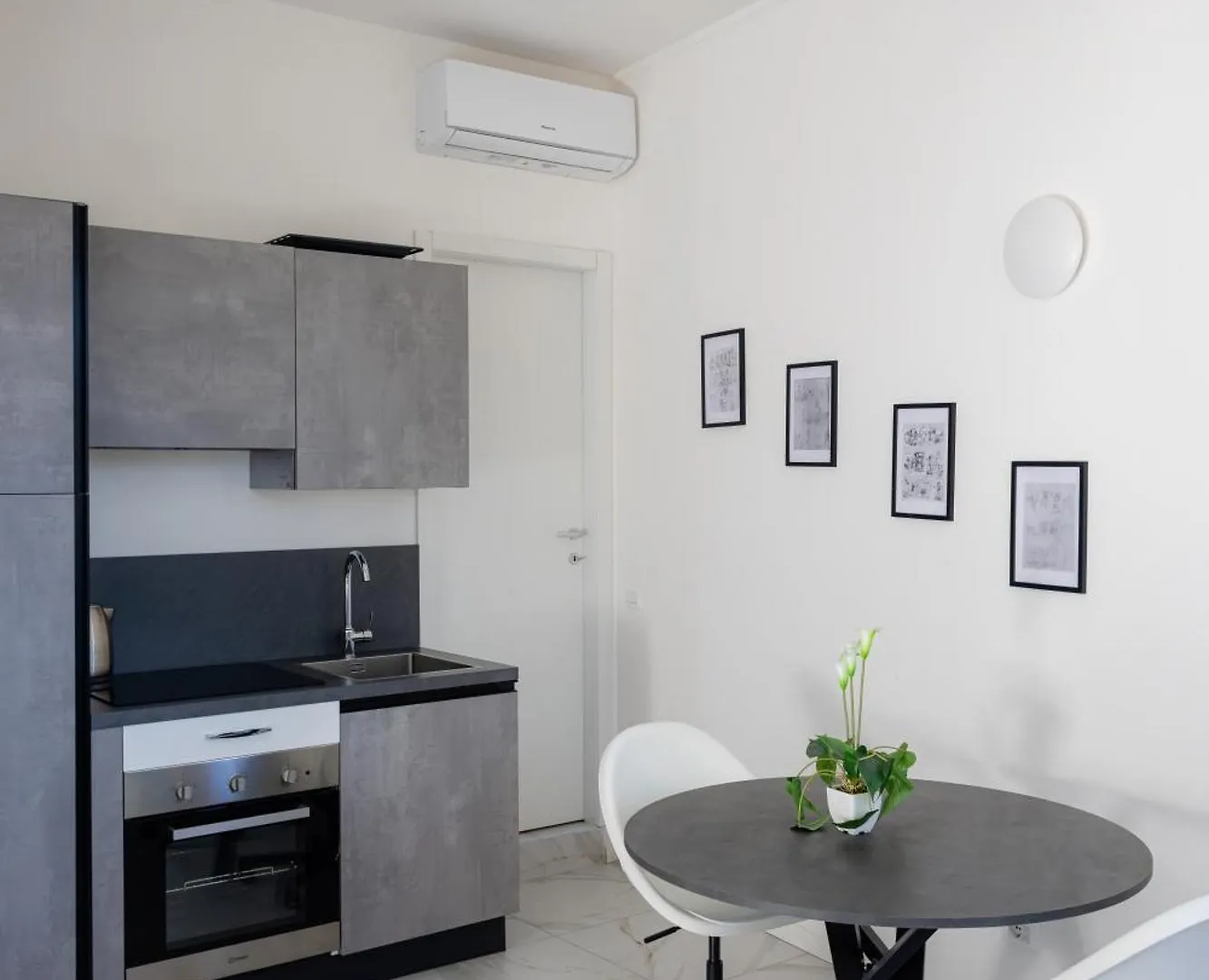 Easy Duomo Rooms Milan Guest house